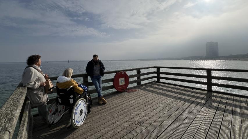 Elke und Ihre Freundin auf der Seebrücke